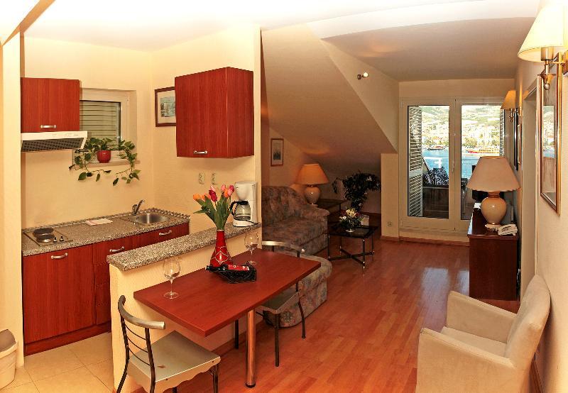 Apartel Park Osejava Makarska Ngoại thất bức ảnh